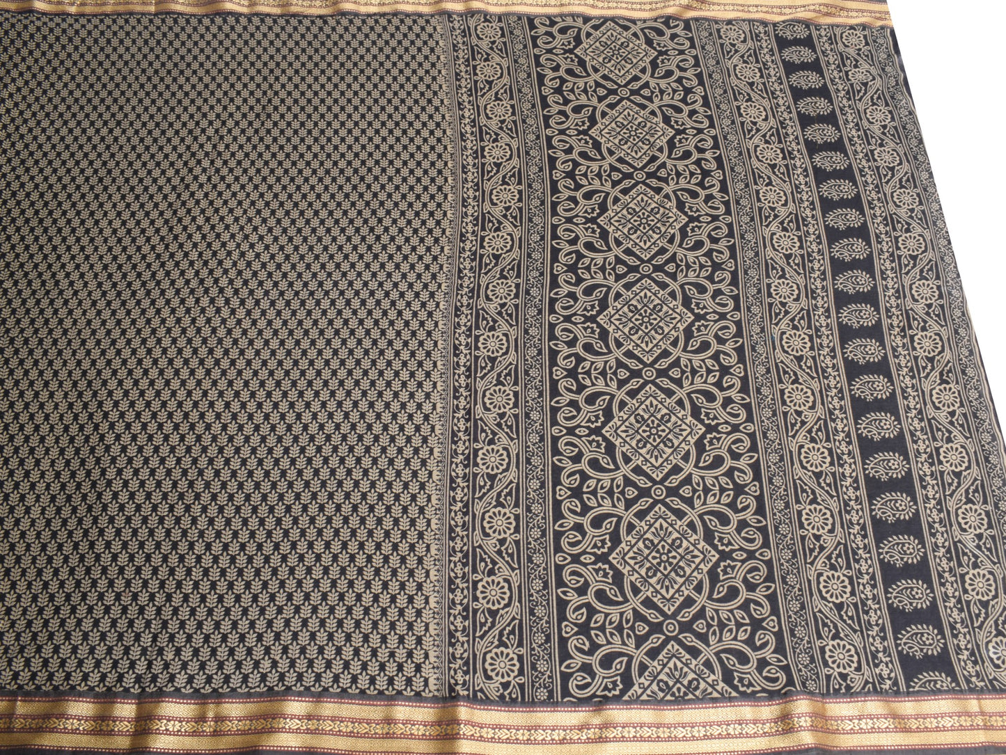 Sushila Vintage Black Floral Scrap Saree Pure Cotton Printed Sari Craft Fabric