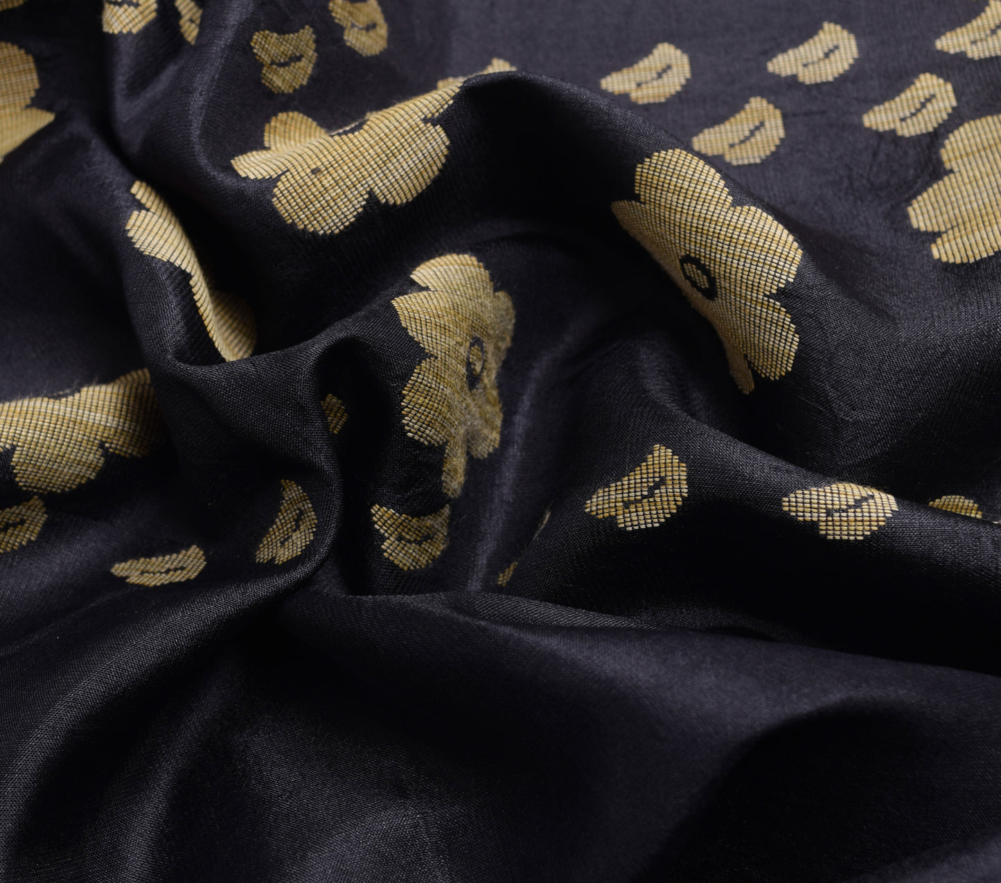 Sushila Vintage Black & Gold-Toned Floral Woven Design Zari 100% Pure Silk Saree
