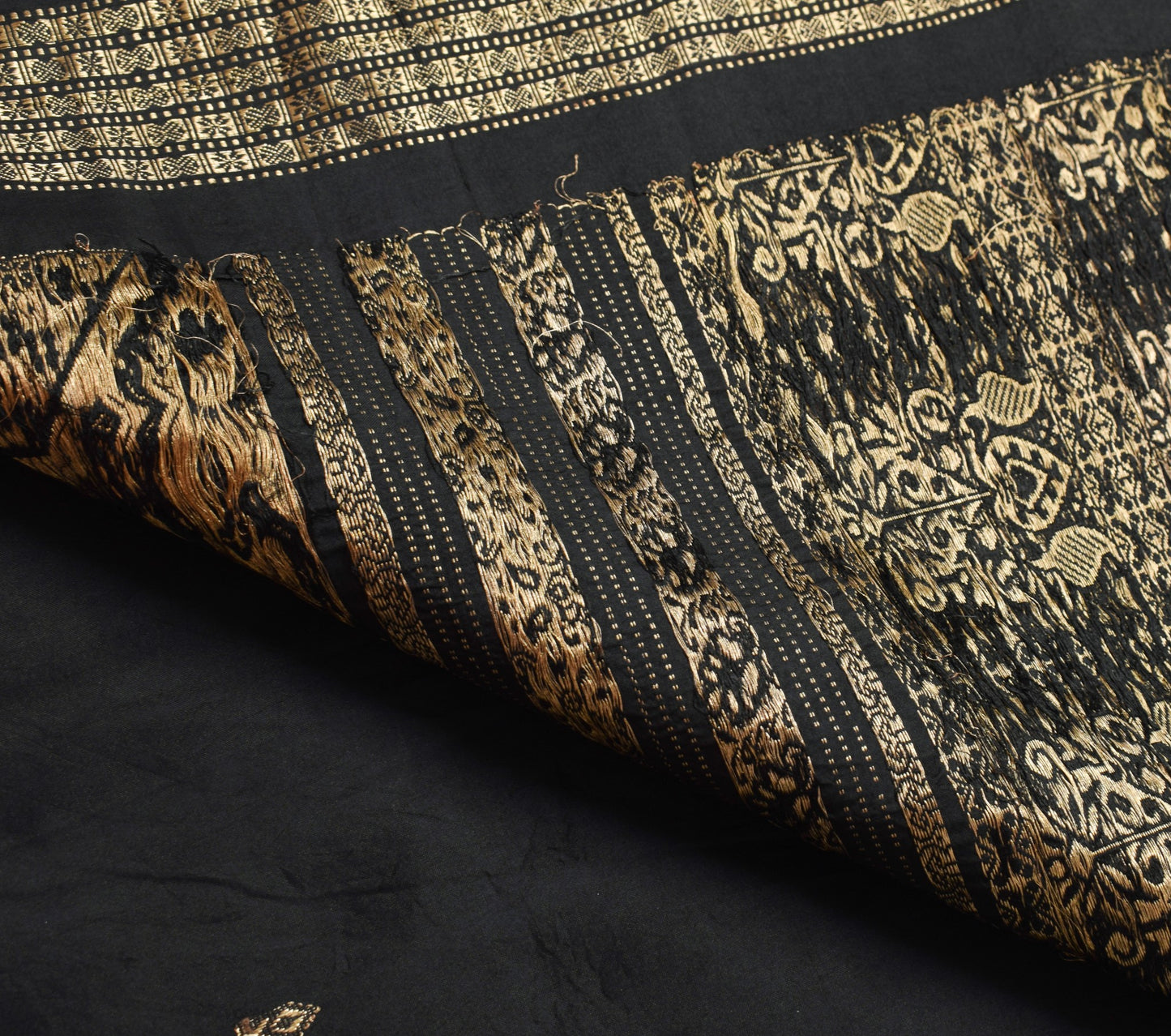 Sushila Vintage Heavy Sarees Pure South Silk Zari Brocade Zari Sari Black Fabric