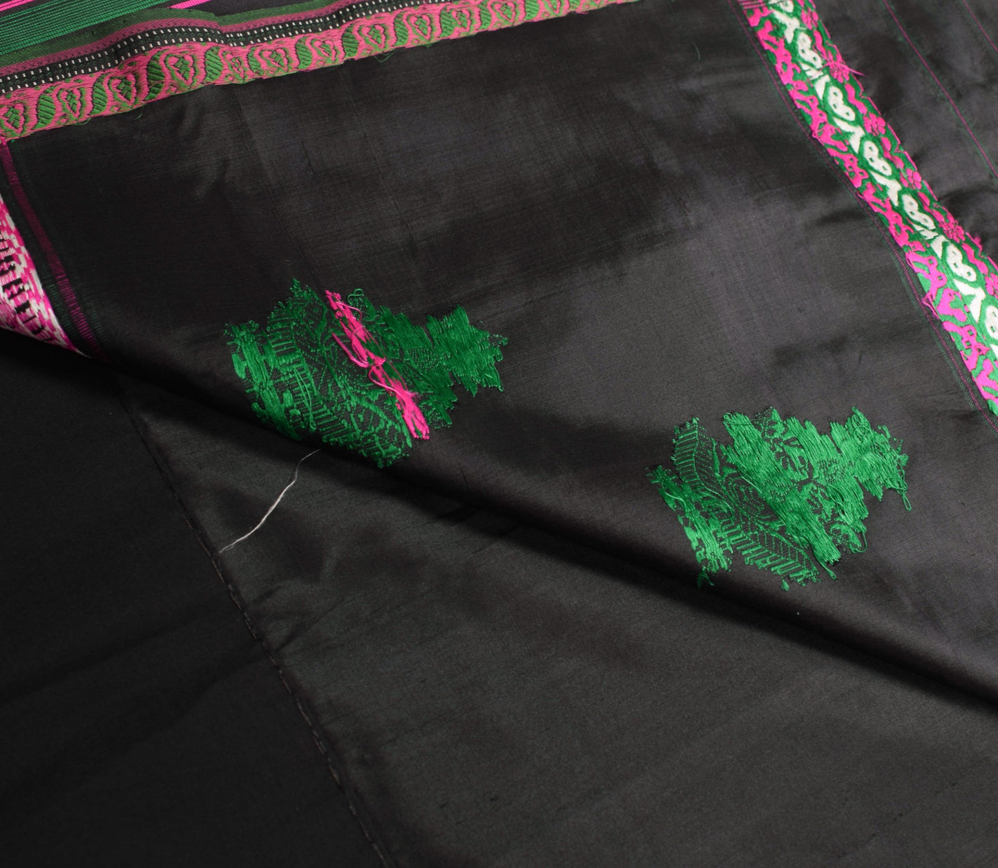 Sushila Vintage Black Saree 100% Pure Silk Hand Woven Floral 6 Yard Sari Fabric