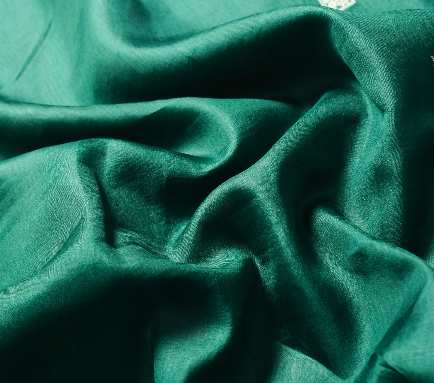 Sushila Vintage Hand Woven Sari Remnant Scrap Green Pure Silk Craft Fabric