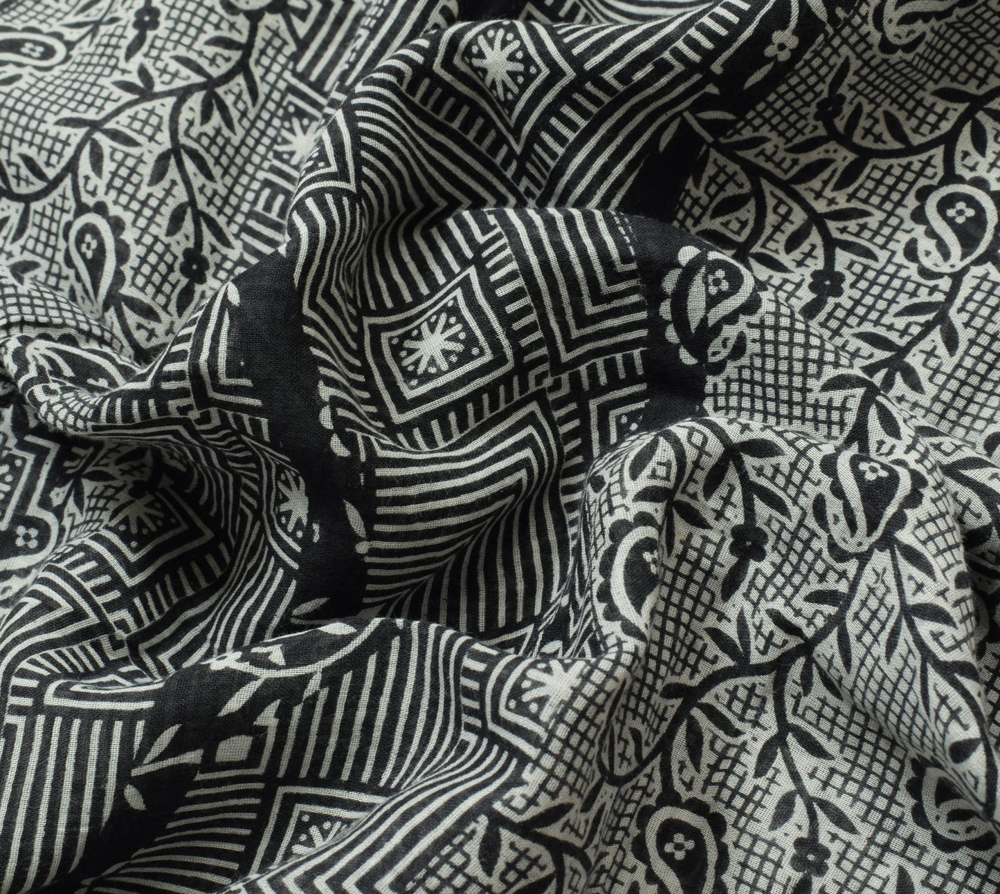 Sushila Vintage Black Saree 100%Pure Cotton Printed Daily Wear Soft Craft Fabric