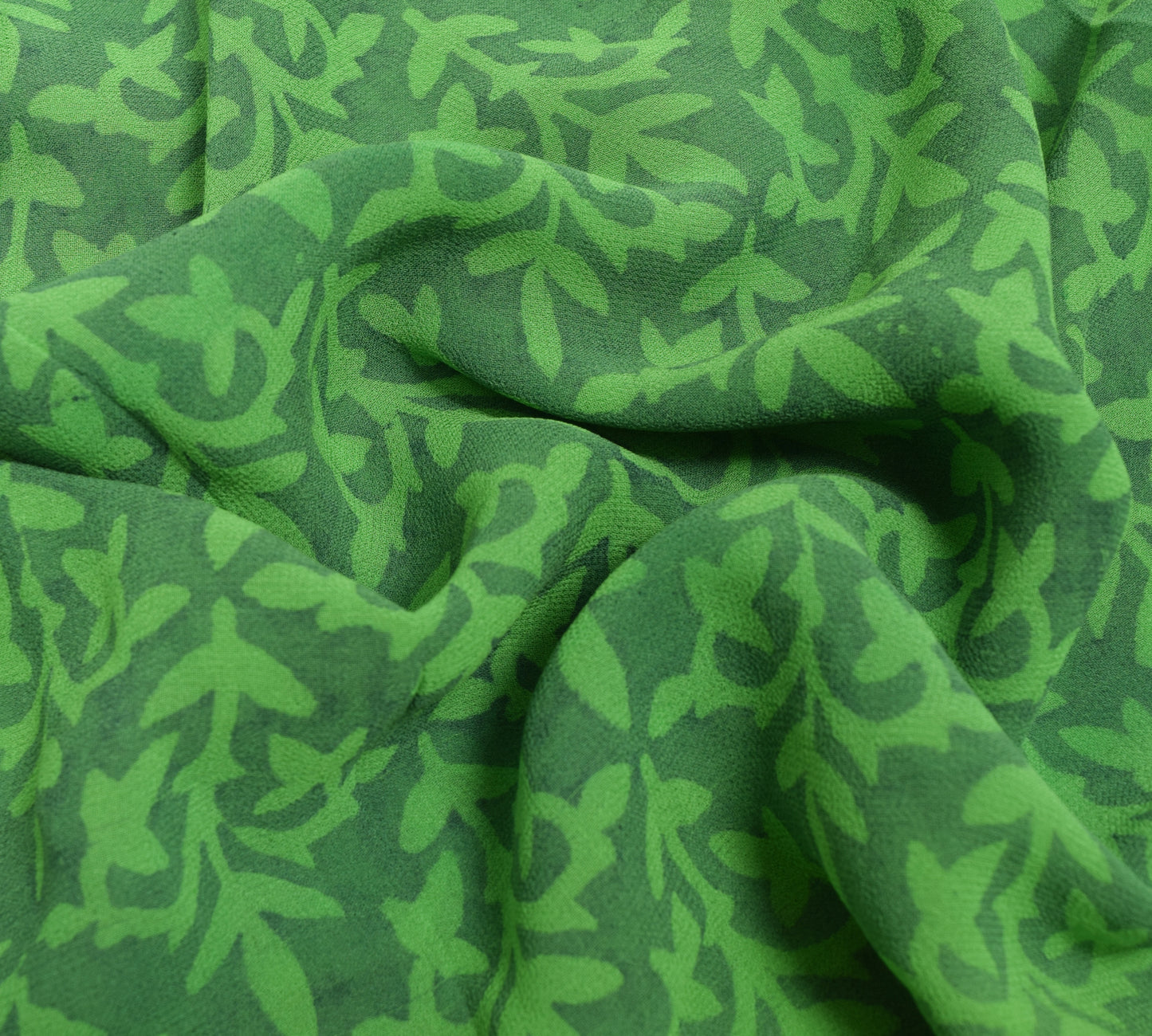 Sushila Vintage Saree 100% Pure Georgette Silk Green Floral Printed Craft Fabric