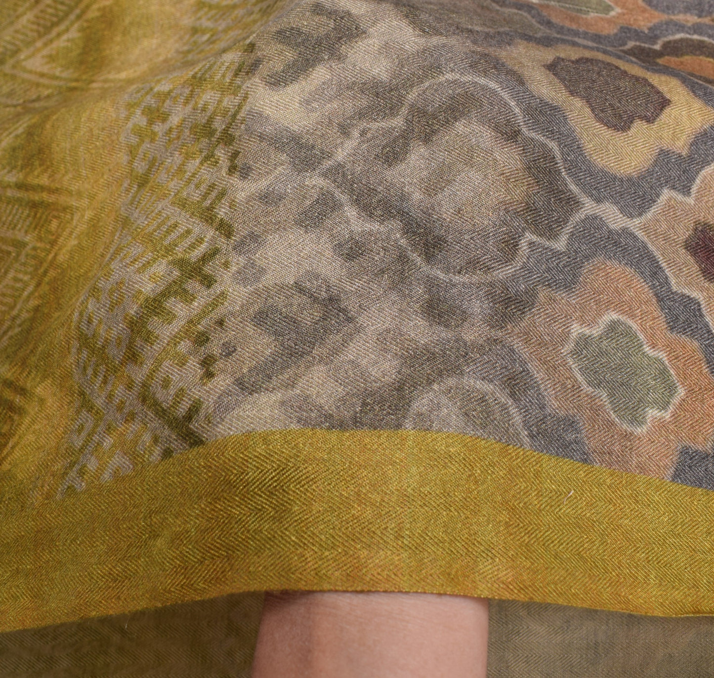 Sushila Vintage Pure Woolen Dupatta Printed Shade of Green Soft Warm Long Stole