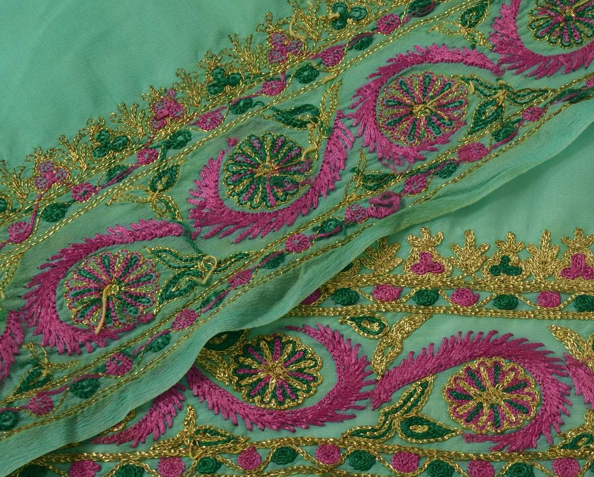 Vintage Sari Border Indian Craft Trim Embroidered Floral Green Lace Ribbon Wrap