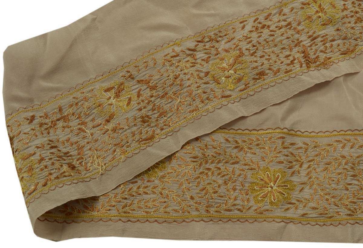 Vintage Sari Border Indian Craft Trim Hand Embrodiered Floral Lace Ribbon Brown