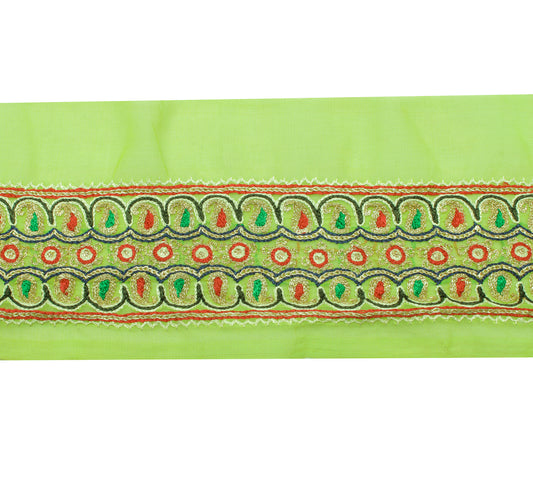 Sushila Vintage Green Saree Border Indian Craft Sewing Embroidered Lace Ribbon