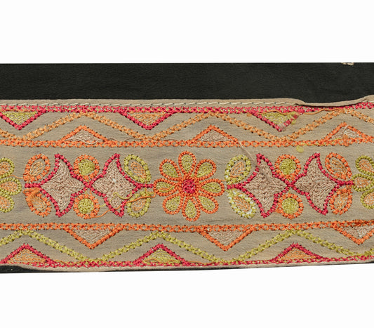Sushila Vintage Saree Border Indian Craft Sewing Trim Embroidered Lace Ribbon