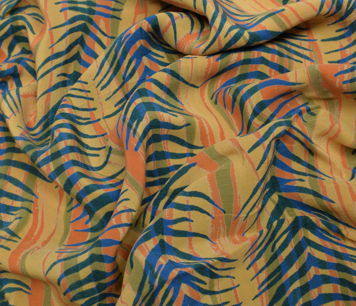 Sushila Vintage Indian Saree 100% Pure Crepe Silk Printed 5 YD Soft Craft Fabric