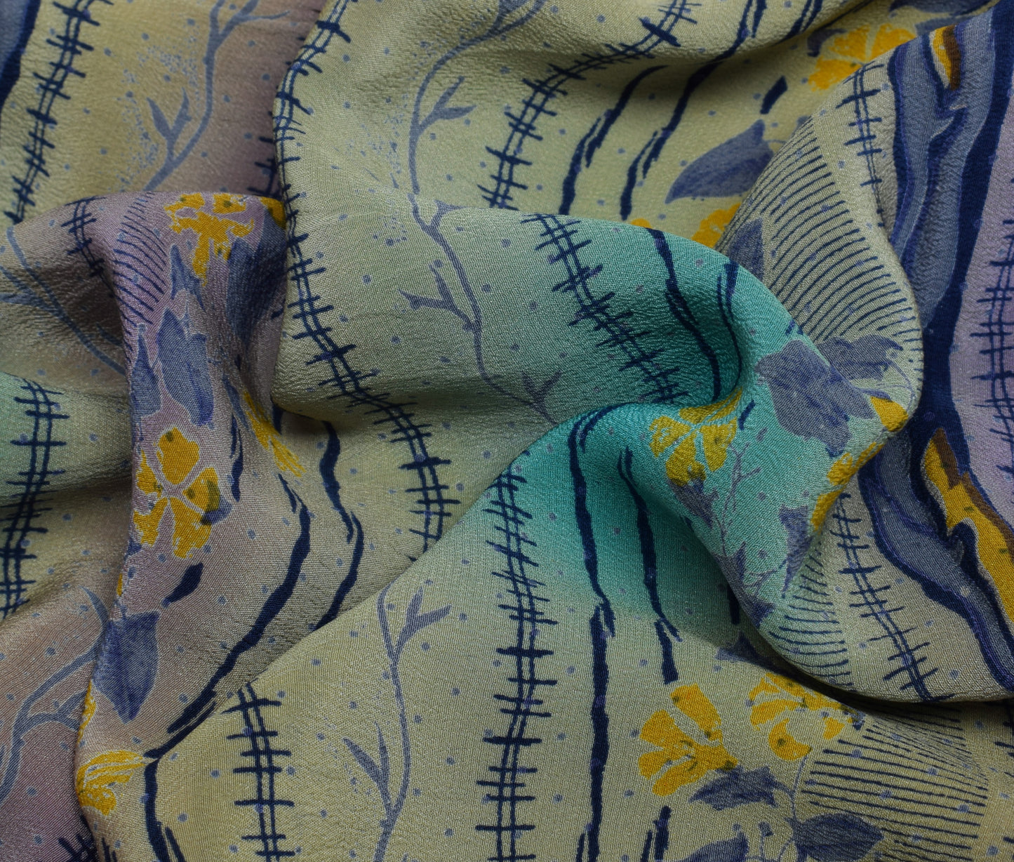 Sushila Vintage Indian Saree 100% Pure Crepe Silk Printed 5 Yard Soft Fabric