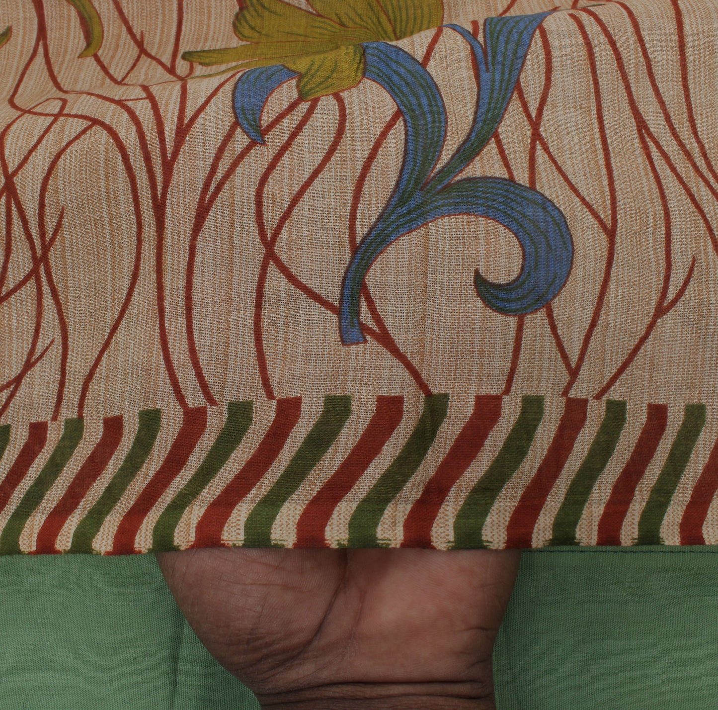 Sushila Vintage Cream Saree 100% Pure Cotton Printed Floral Craft 5 Yard Fabric