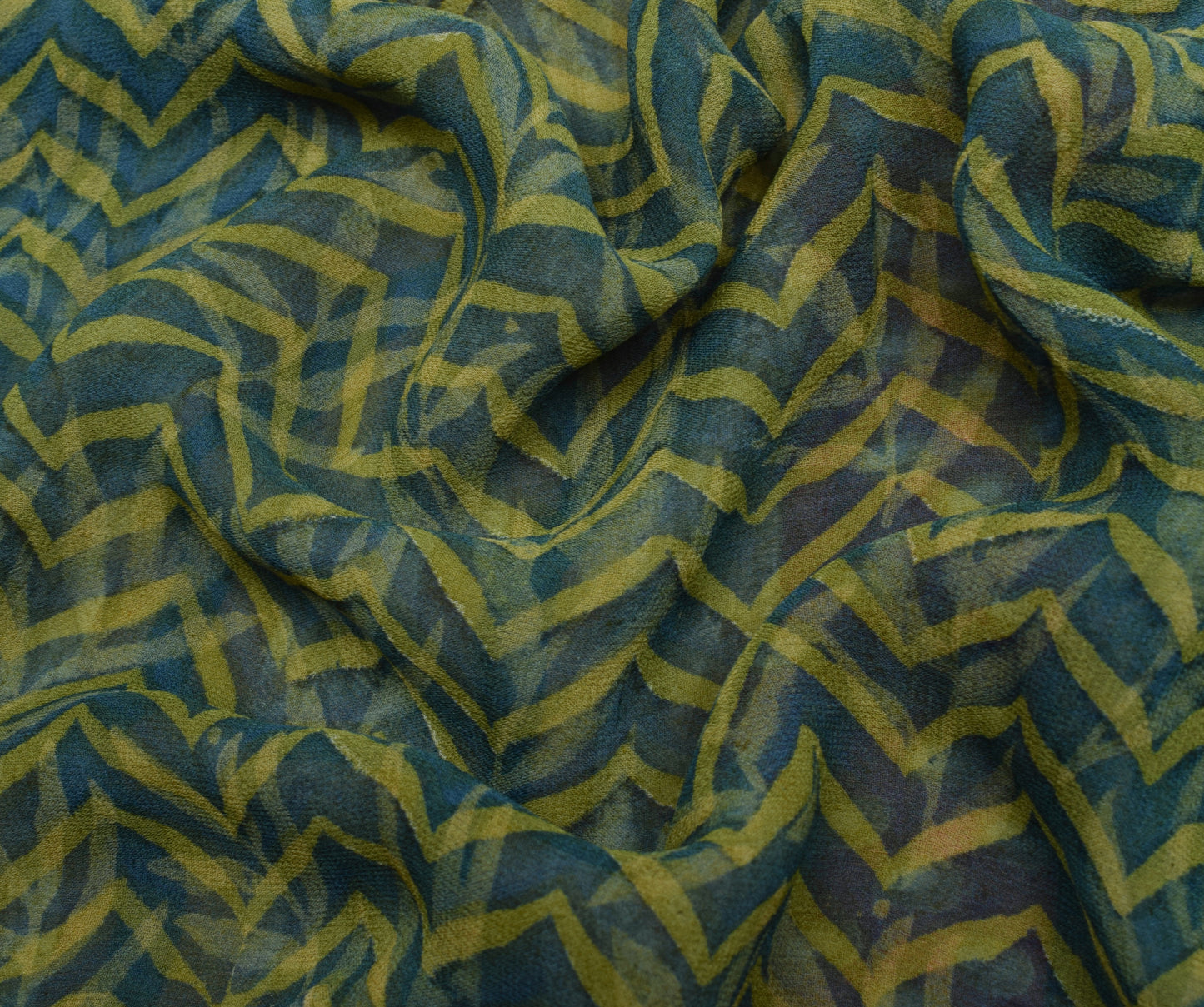 Sushila Vintage Saree 100% Pure Georgette Silk Printed Zig-Zag 5 YD Craft Fabric