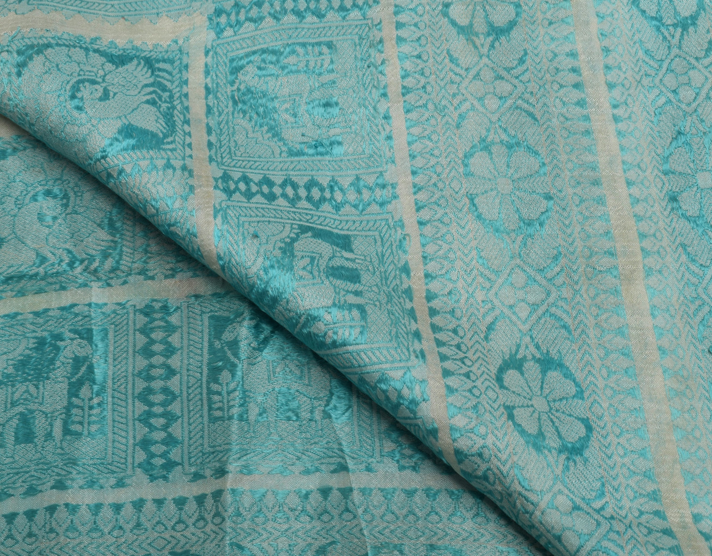 Sushila Vintage Cream Sari Remnant Scrap Pure Silk Woven Humans Craft Fabric