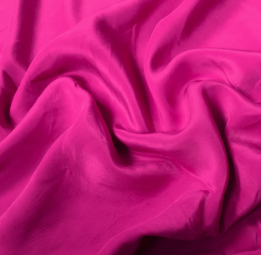 Sushila Vintage Magenta 4YD Sari Remnant Scrap Pure Crepe Silk Craft Fabric