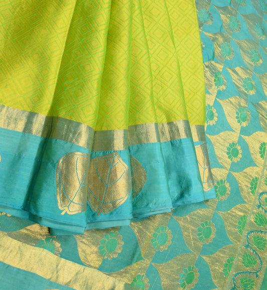 Sushila Vintage Pure Kanchipuram  Silk Saree Gold Zari Brocade HEAVY Green Sari Fabric