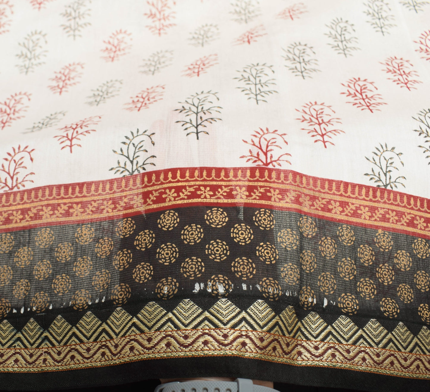 Sushila Vintage Off White Scrap Saree 100% Pure Cotton Printed Woven Sari Fabric