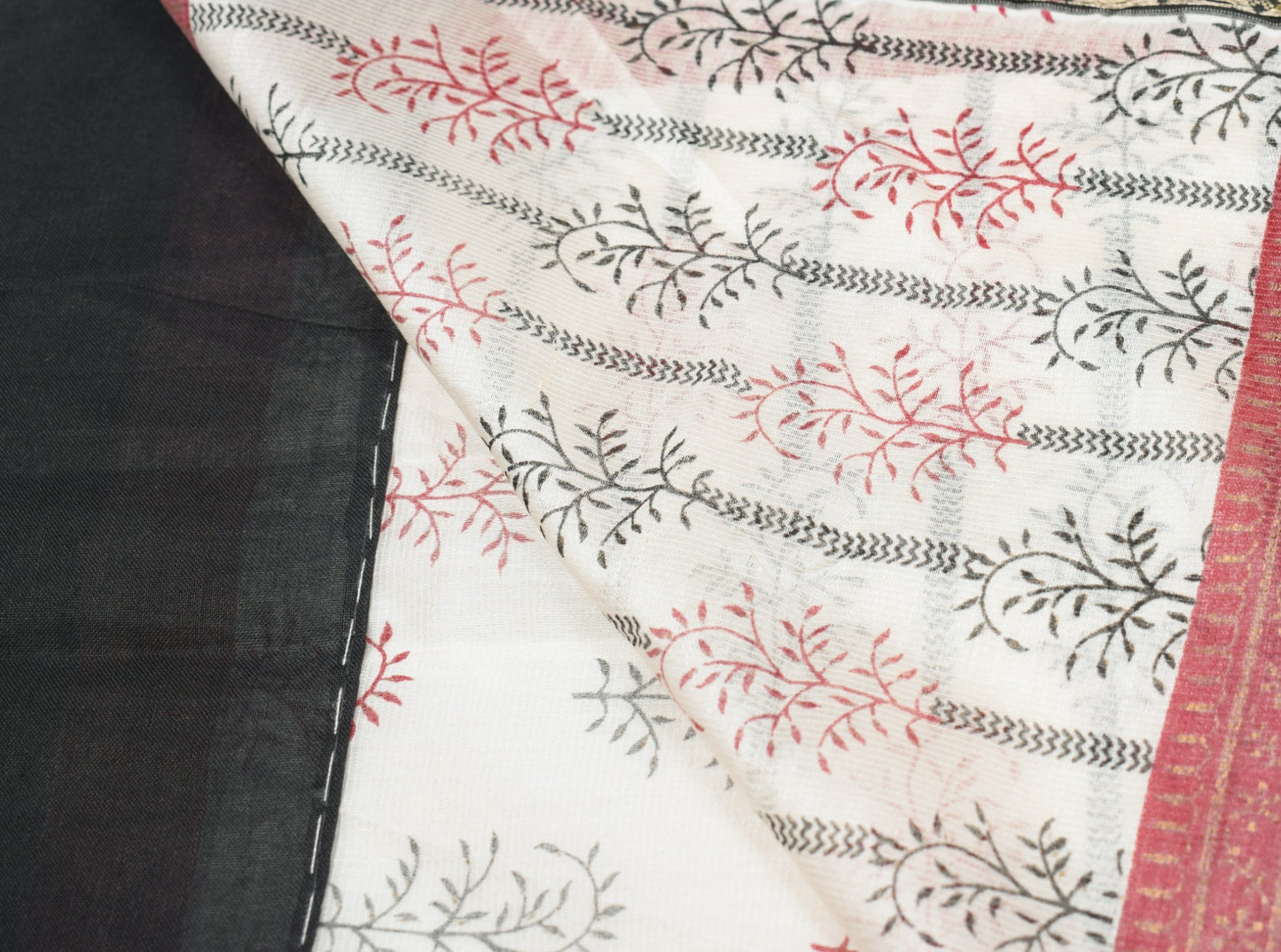 Sushila Vintage Off White Scrap Saree 100% Pure Cotton Printed Woven Sari Fabric