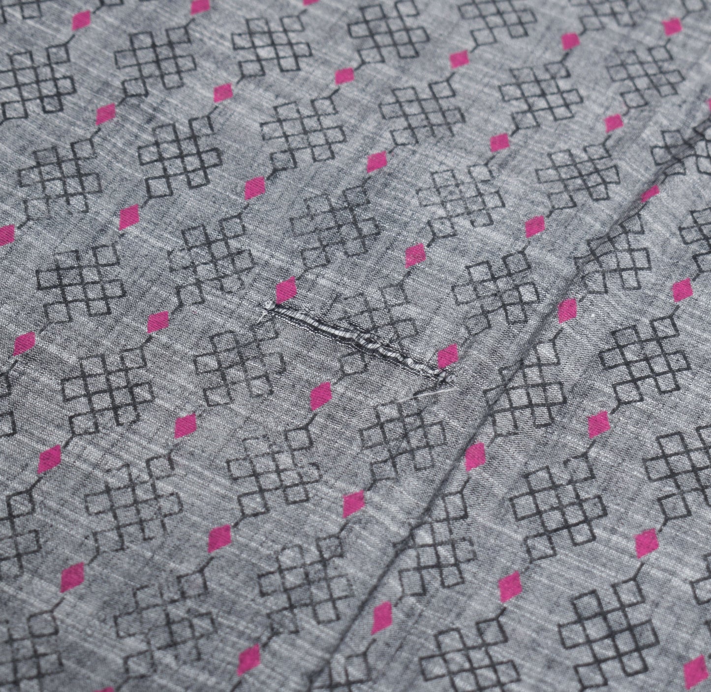 Sushila Vintage Gray Scrap Saree Printed & Woven Pure Cotton 6 Yards Sari Fabric