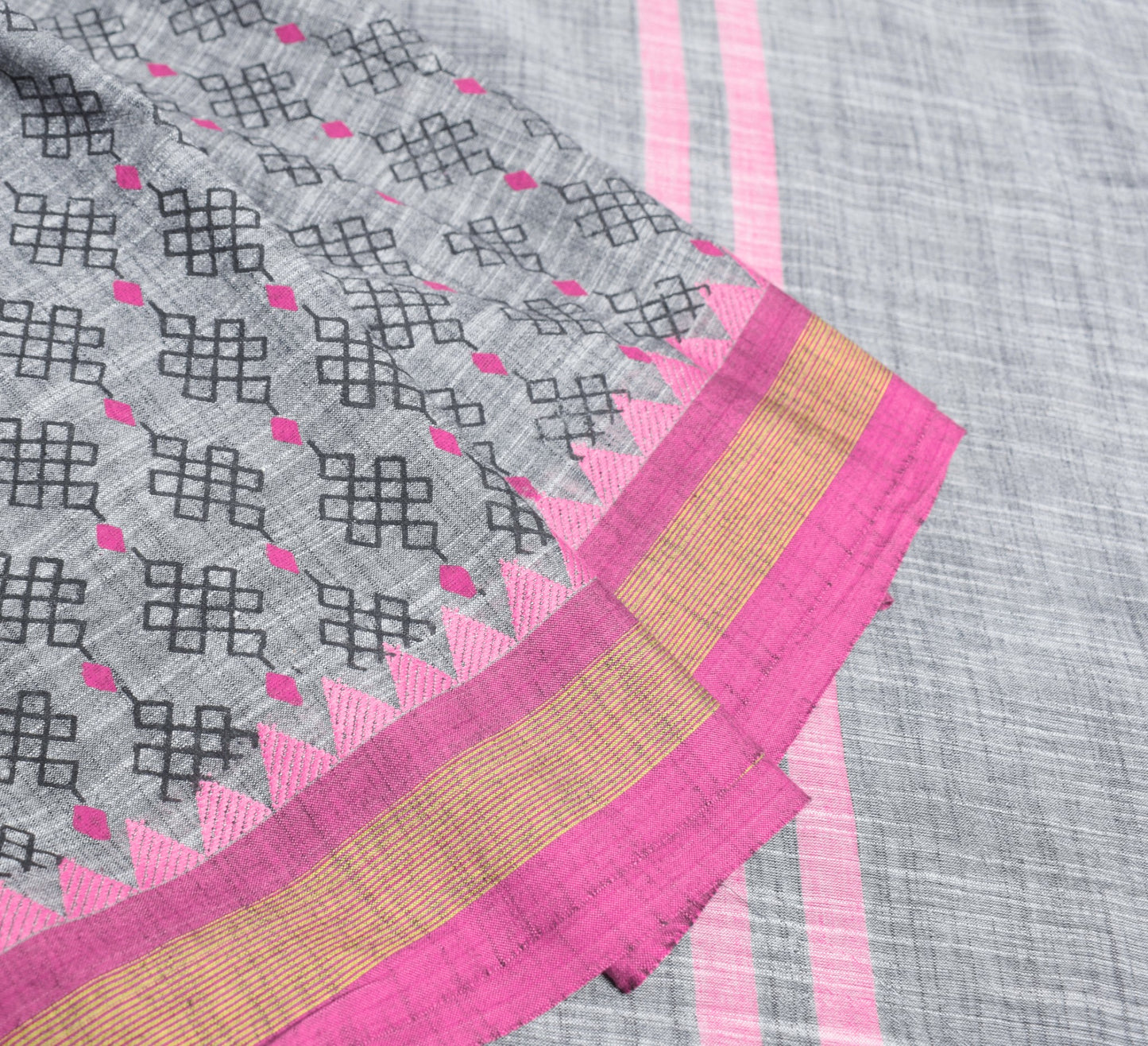 Sushila Vintage Gray Scrap Saree Printed & Woven Pure Cotton 6 Yards Sari Fabric
