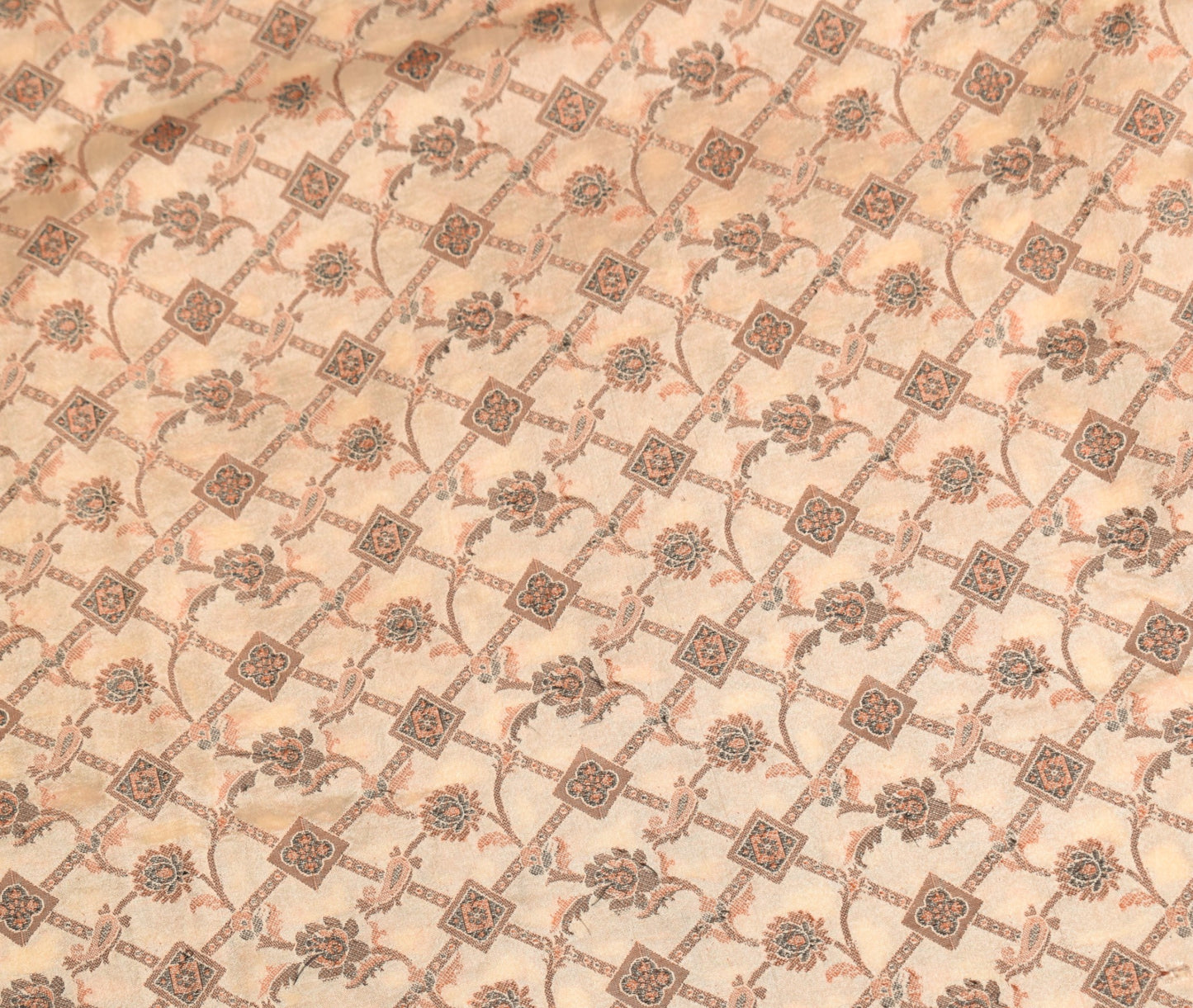 Sushila Vintage All Over Woven Scrap Saree Art Silk Floral Sari 5Yd Craft Fabric