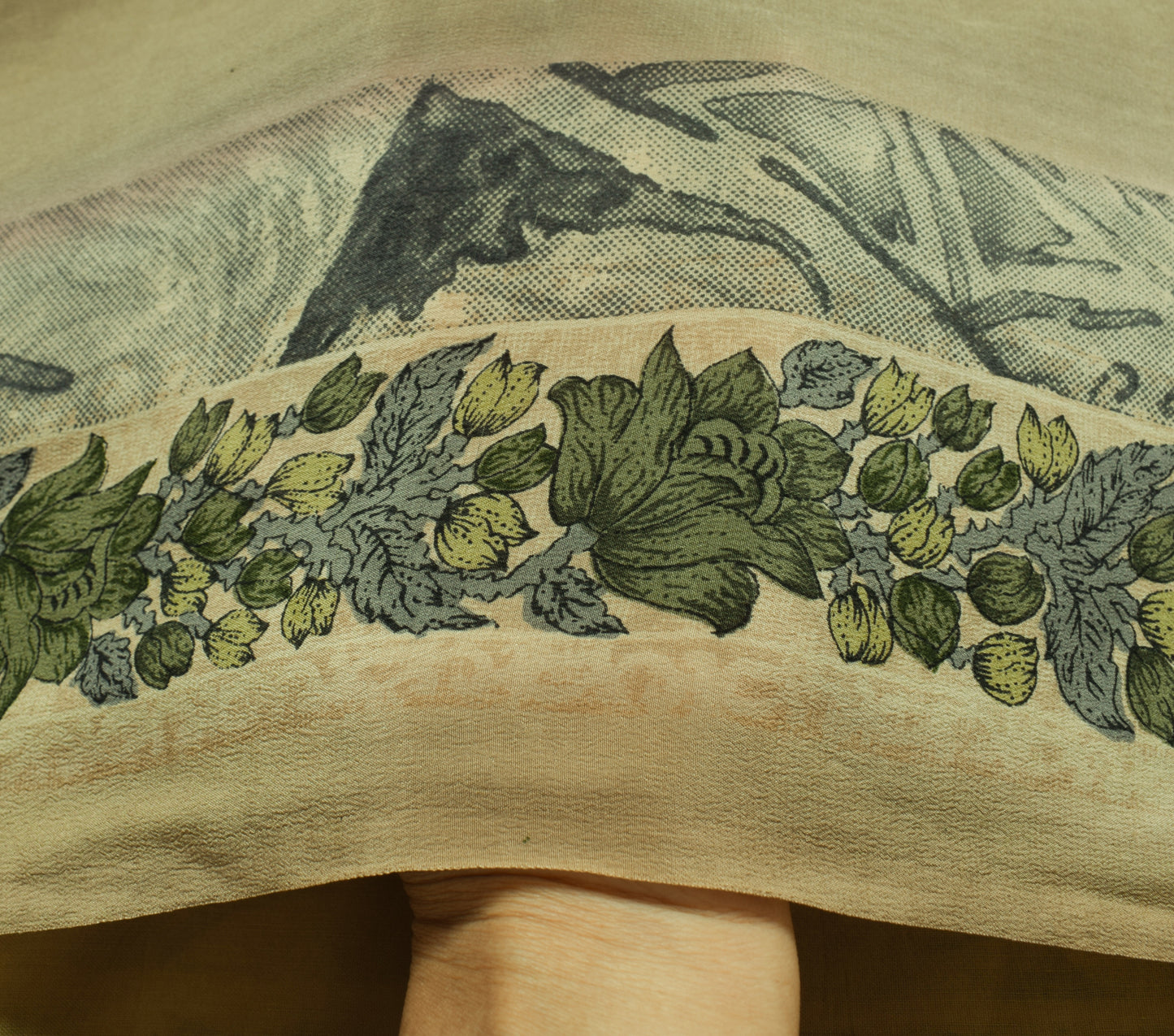 Sushila Vintage Green Scrap Saree Pure Crepe Silk Printed Floral Sari Fabric