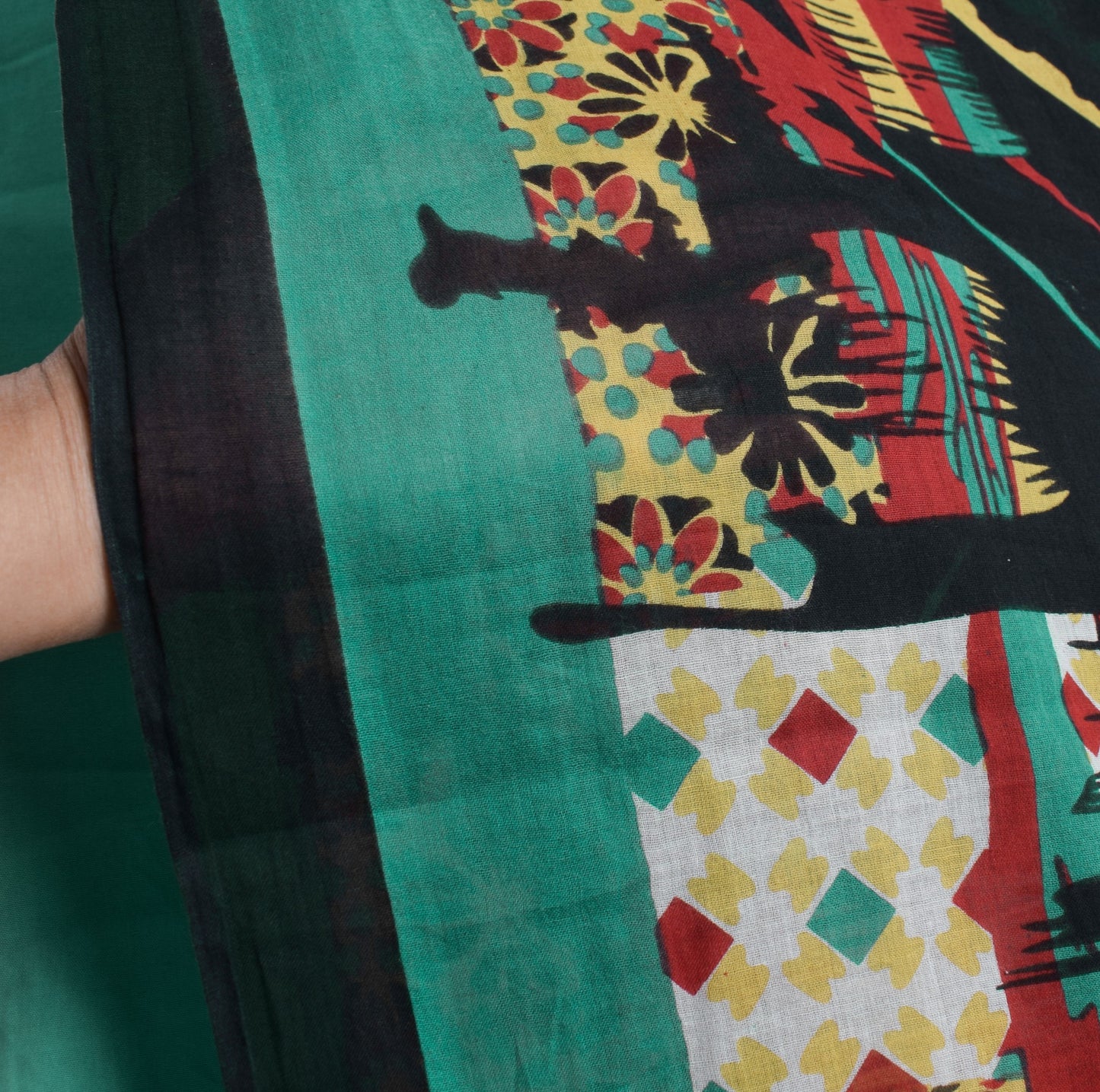 Sushila Vintage Black Scrap Saree 100% Pure Cotton Printed Abstract Sari Fabric