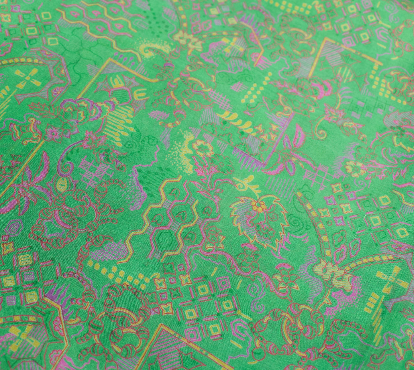 Sushila Vintage Dark Green Scrap Saree 100% Pure Silk Printed Floral Sari Fabric