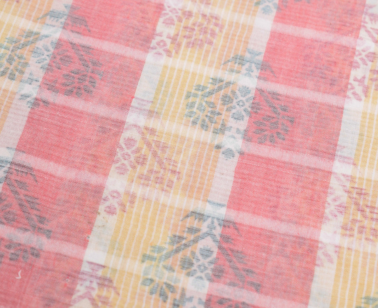 Sushila Vintage Checks Scrap Saree Pure Cotton Printed & Woven Sari Craft Fabric