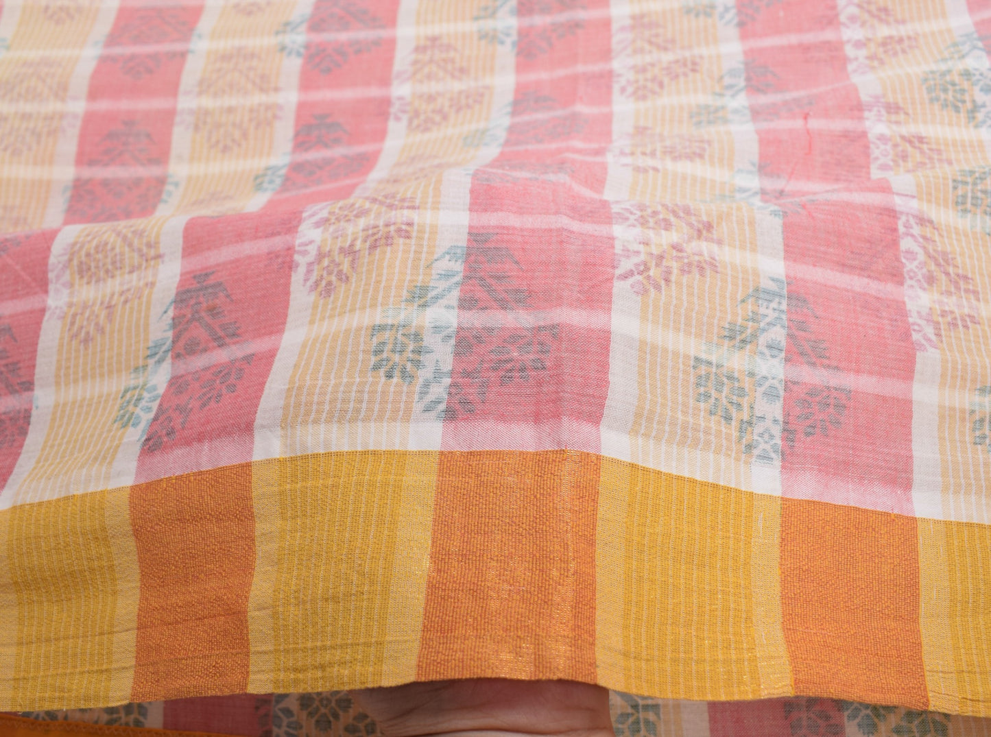 Sushila Vintage Checks Scrap Saree Pure Cotton Printed & Woven Sari Craft Fabric