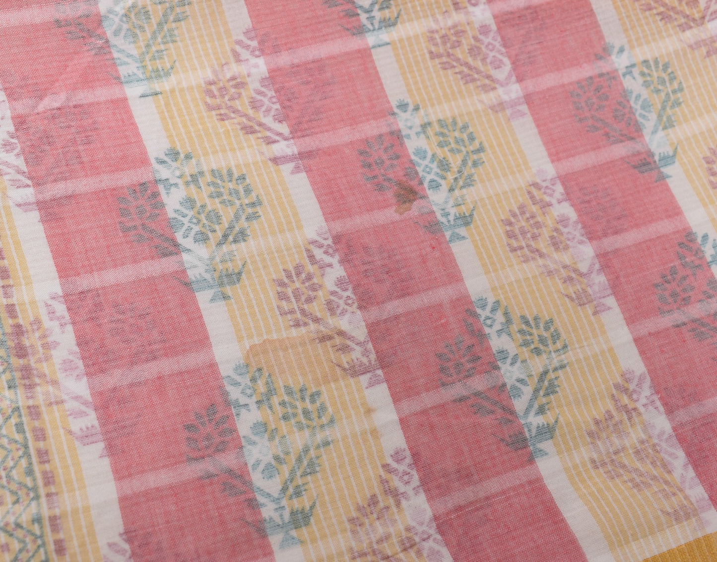 Sushila Vintage Checks Scrap Saree Pure Cotton Printed & Woven Sari Craft Fabric