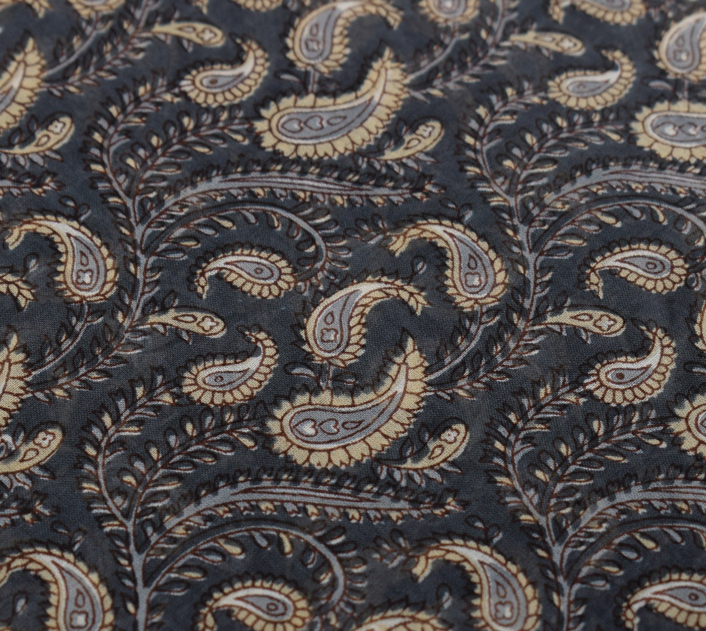 Sushila Vintage Gray Scrap Saree Pure Cotton Paisley Printed Sari Craft Fabric