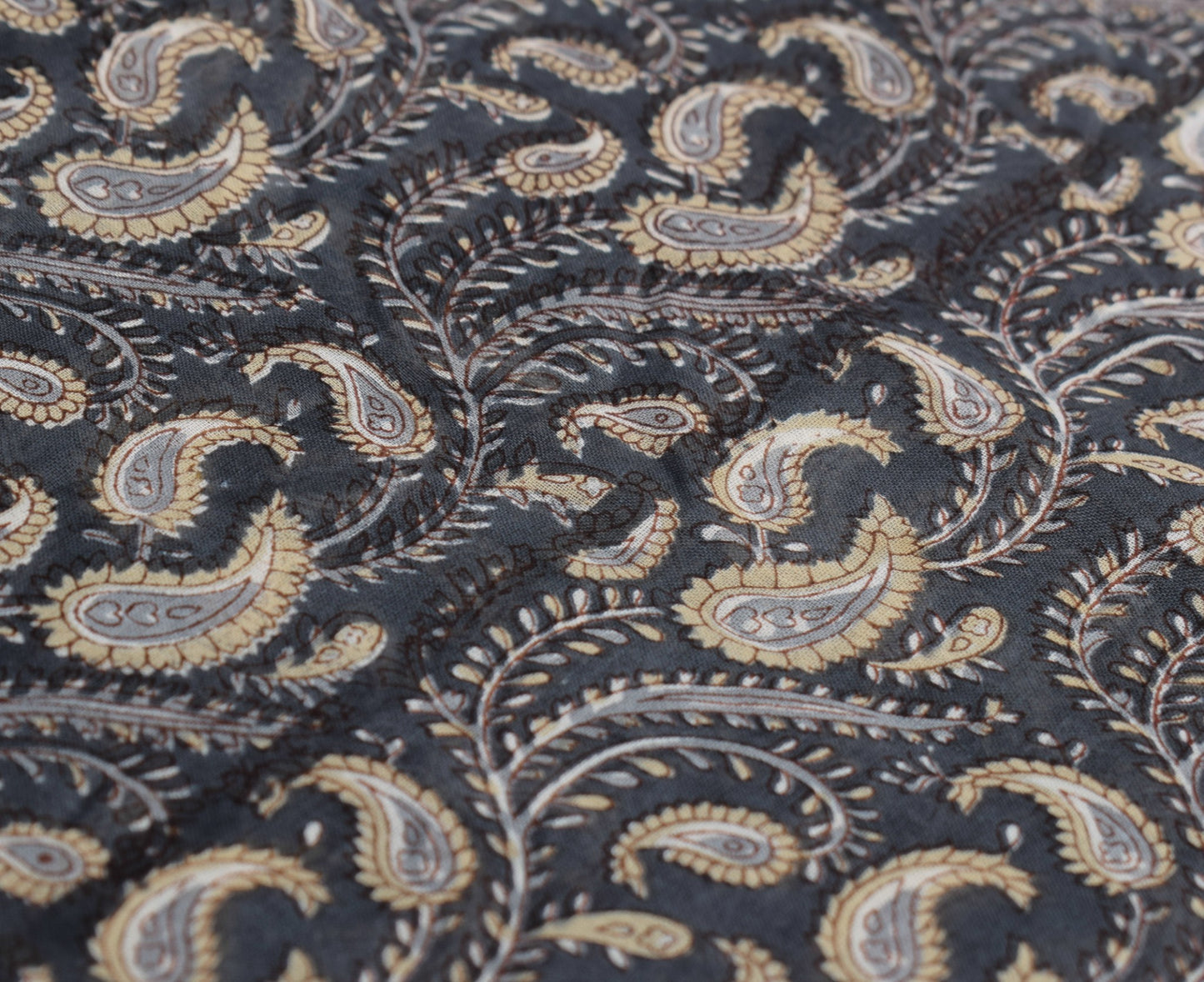 Sushila Vintage Gray Scrap Saree Pure Cotton Paisley Printed Sari Craft Fabric