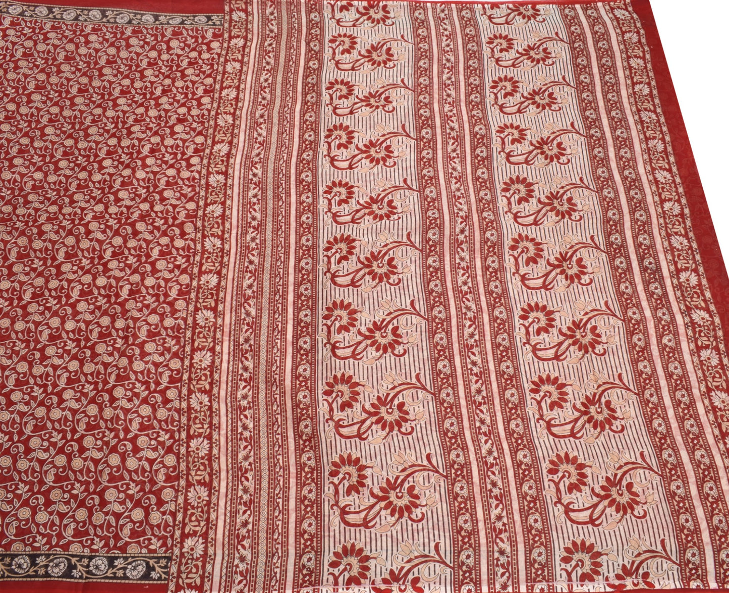 Sushila Vintage Floral Scrap Saree Pure Cotton Printed Red Indian Sari Fabric