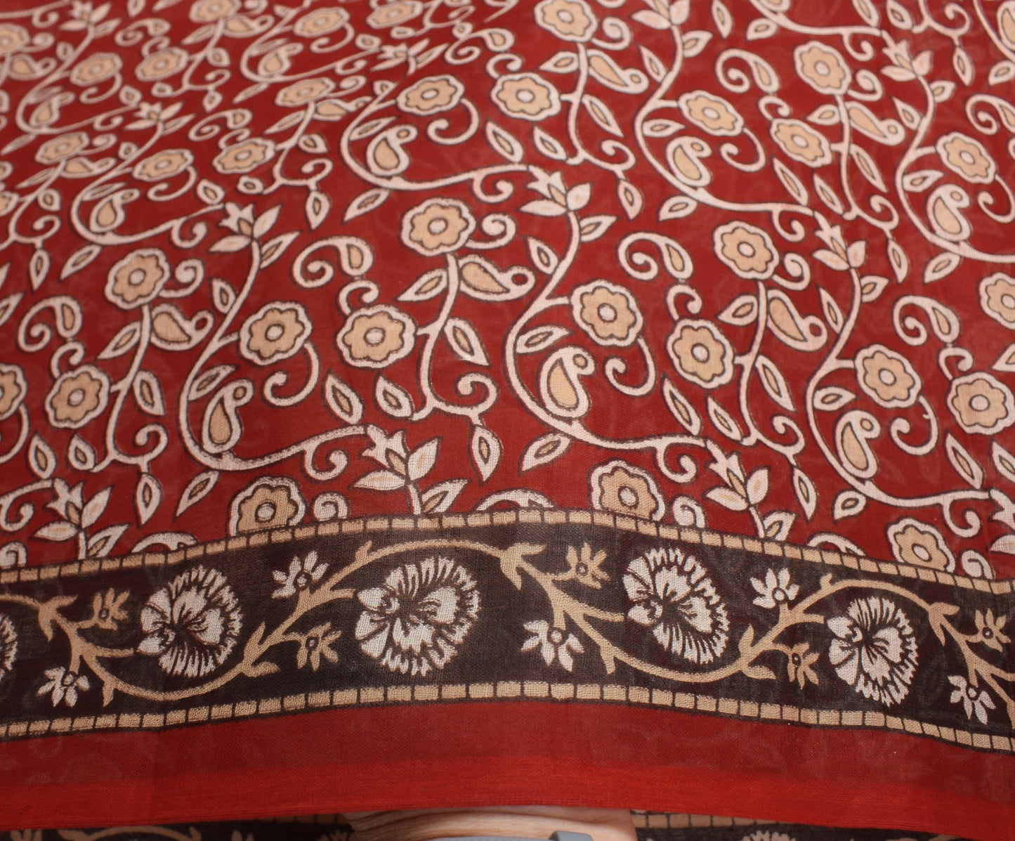 Sushila Vintage Floral Scrap Saree Pure Cotton Printed Red Indian Sari Fabric