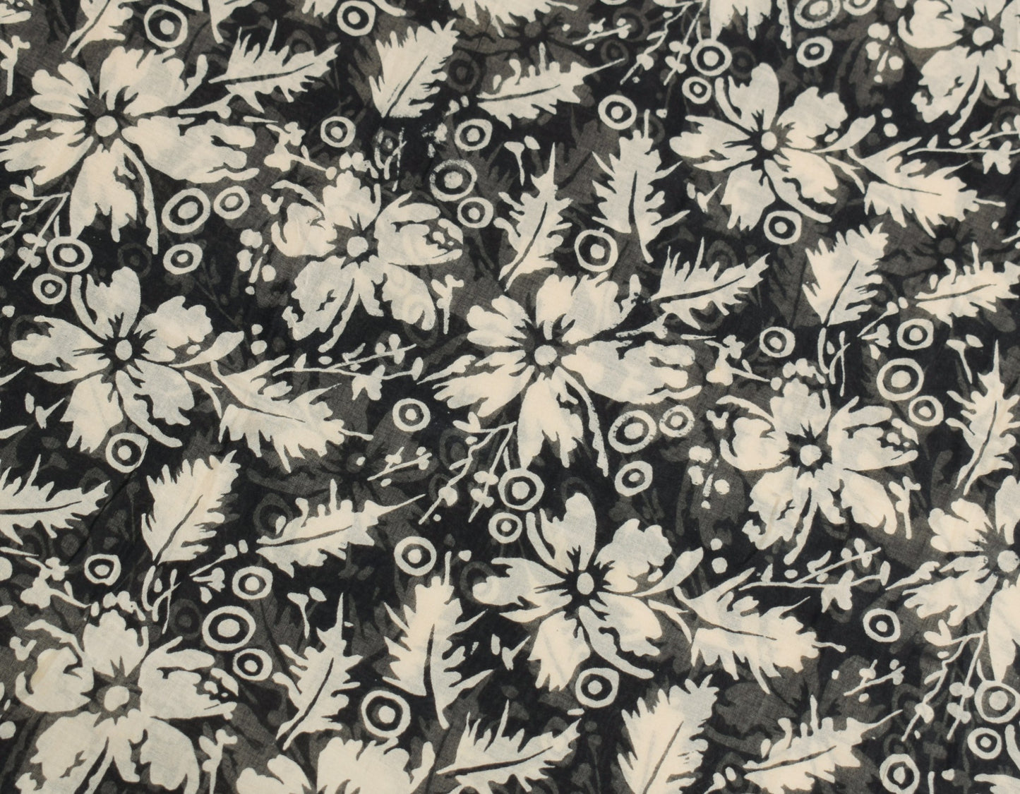 Sushila Vintage Black Floral Scrap Saree Pure Cotton Printed Indian Sari Fabric