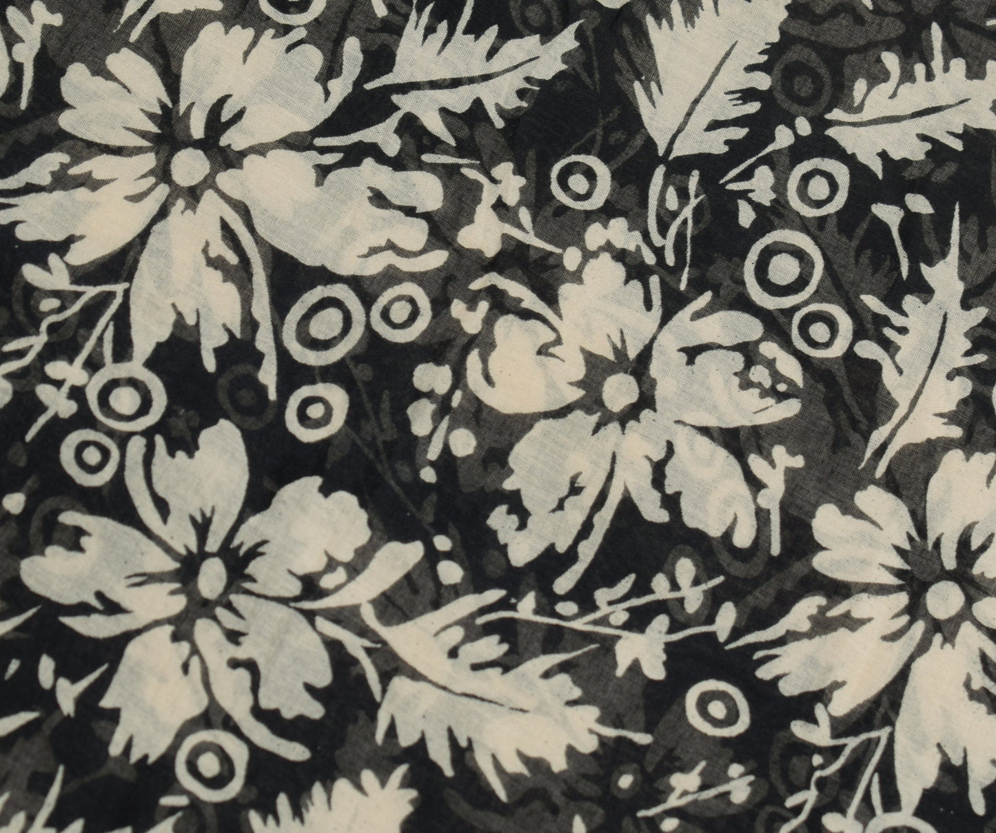 Sushila Vintage Black Floral Scrap Saree Pure Cotton Printed Indian Sari Fabric
