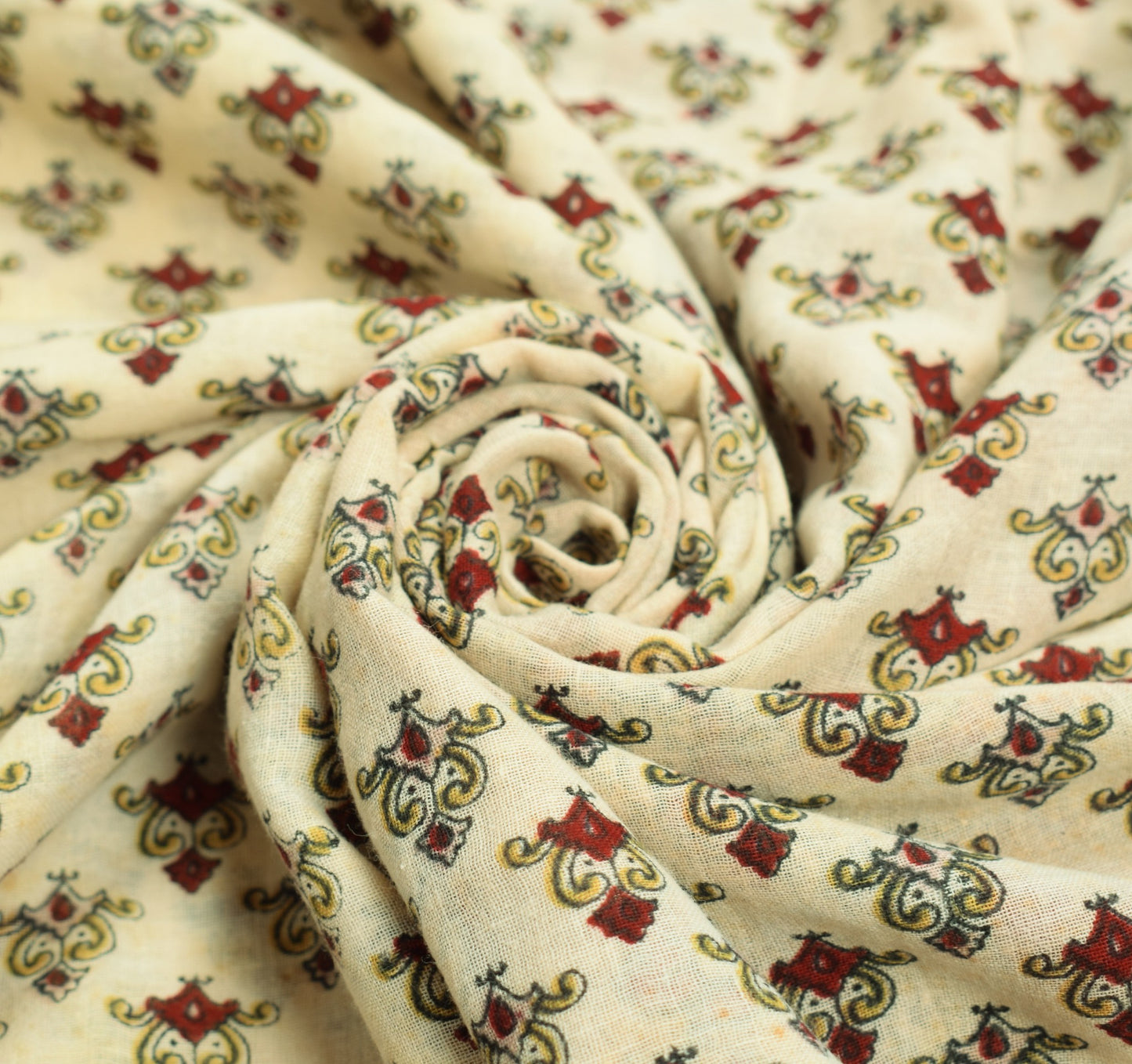 Sushila Vintage Cream Floral Scrap Saree Pure Cotton Printed Sari Craft Fabric