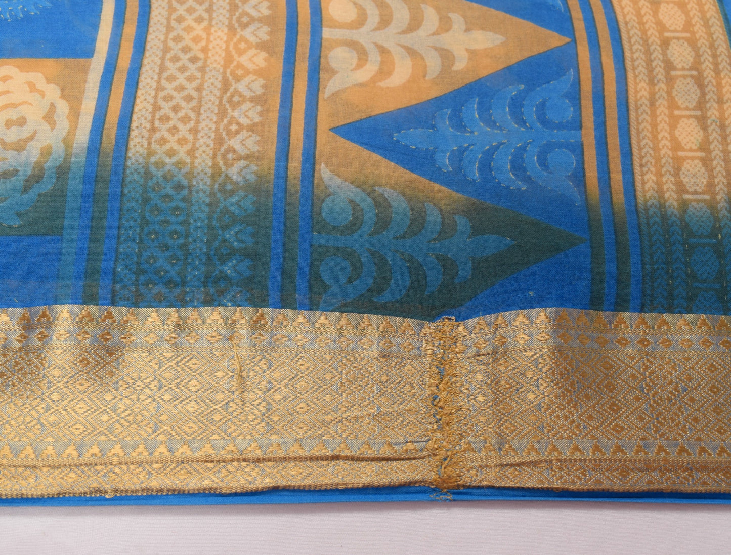 Sushila Vintage Floral Blue Scrap Saree Pure Cotton Printed Soft Sari Fabric