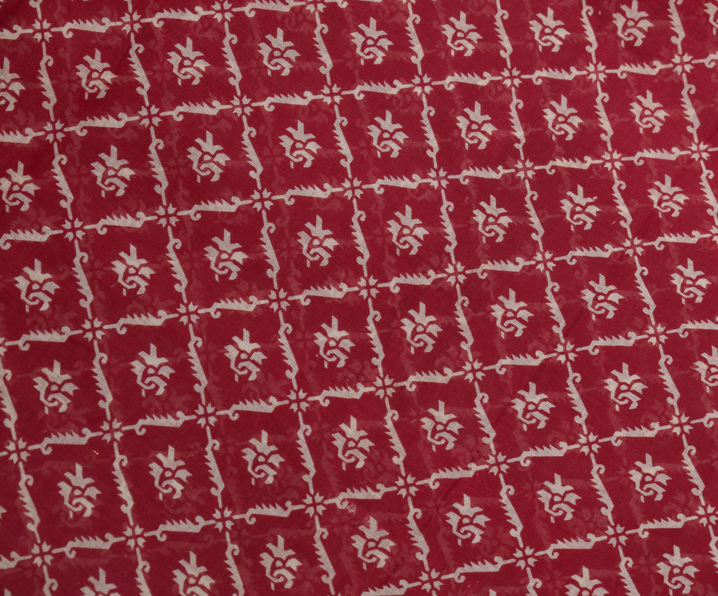 Sushila Vintage Red Floral Scrap Saree Pure Cotton Printed Sari Remnant Fabric