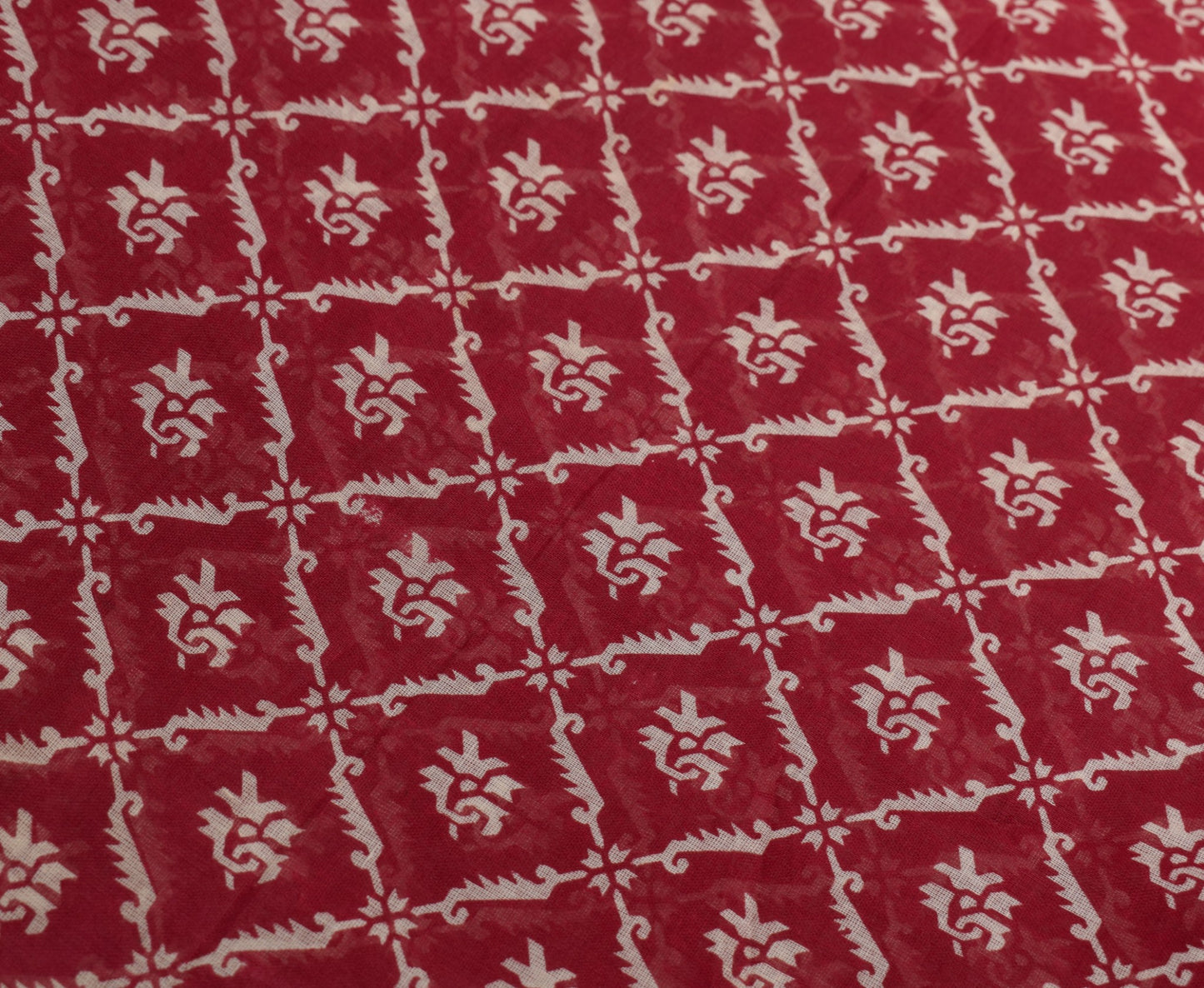 Sushila Vintage Red Floral Scrap Saree Pure Cotton Printed Sari Remnant Fabric