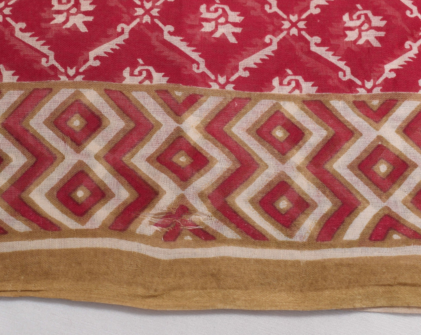Sushila Vintage Red Floral Scrap Saree Pure Cotton Printed Sari Remnant Fabric
