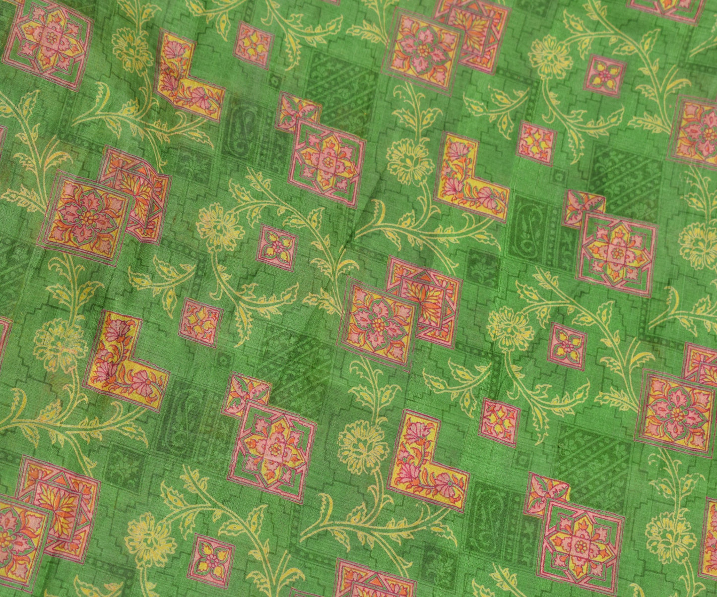 Sushila Vintage Green Floral Scrap Saree Pure Silk Printed Sari Remnant Fabric