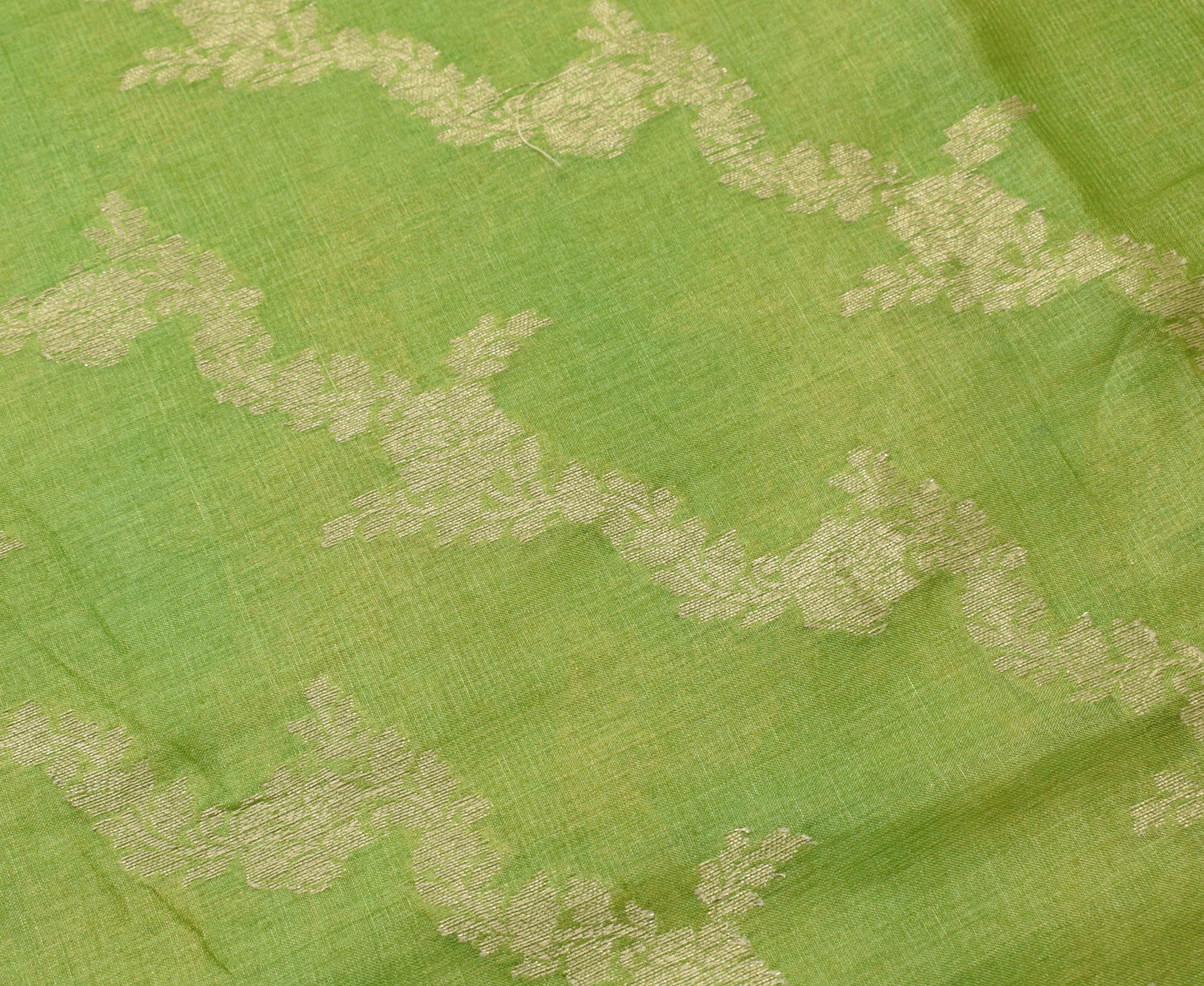 Sushila Vintage Green Saree 100% Pure Silk All Over Woven Floral Sari Fabric