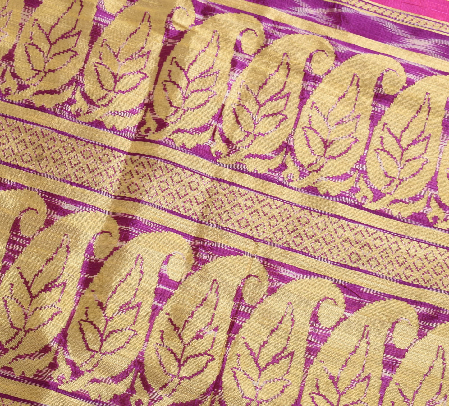 Sushila Vtg Magenta Purple Saree Silk Hand Woven Sari 5 Yard Sewing Craft Fabric