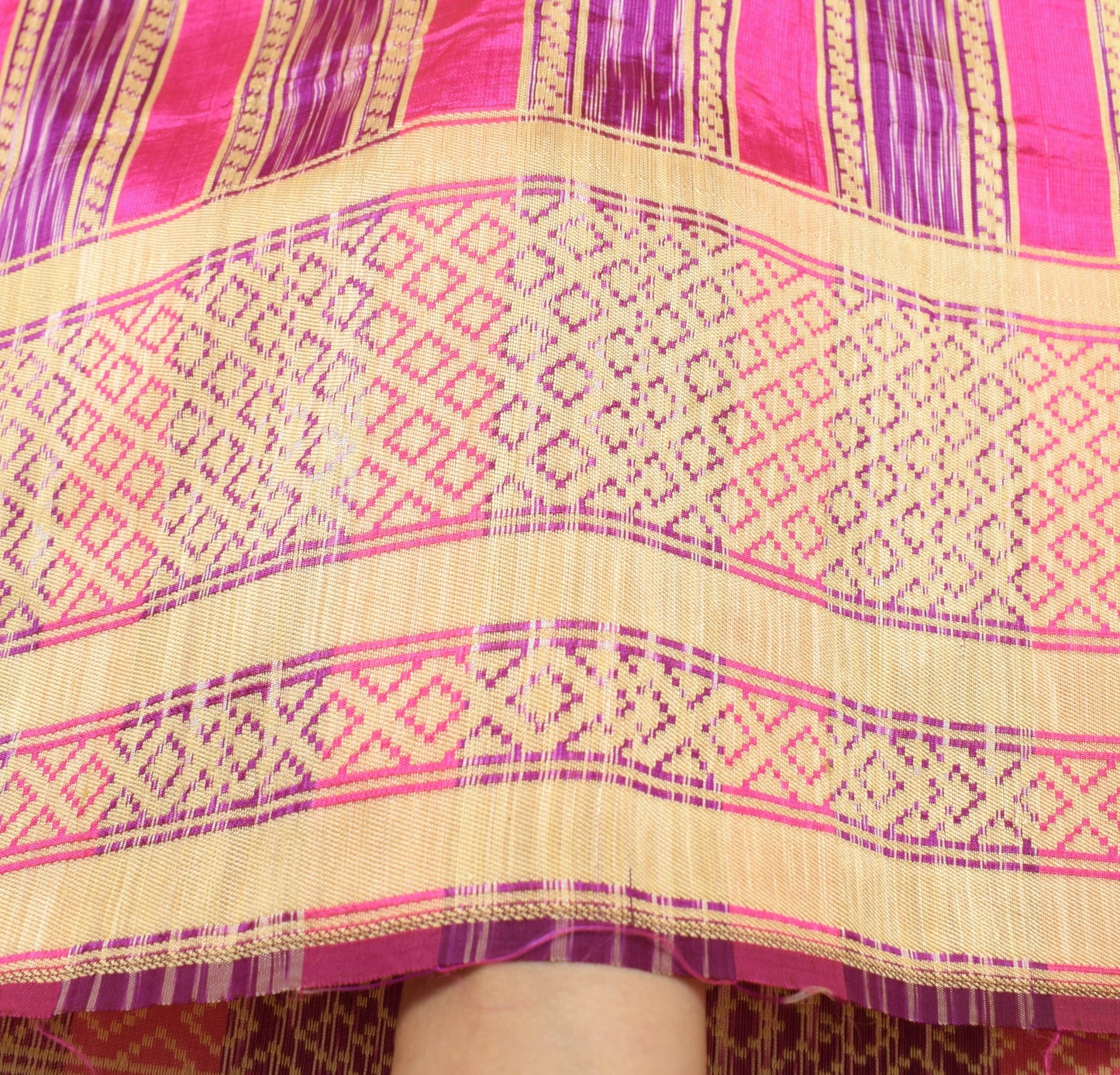 Sushila Vtg Magenta Purple Saree Silk Hand Woven Sari 5 Yard Sewing Craft Fabric