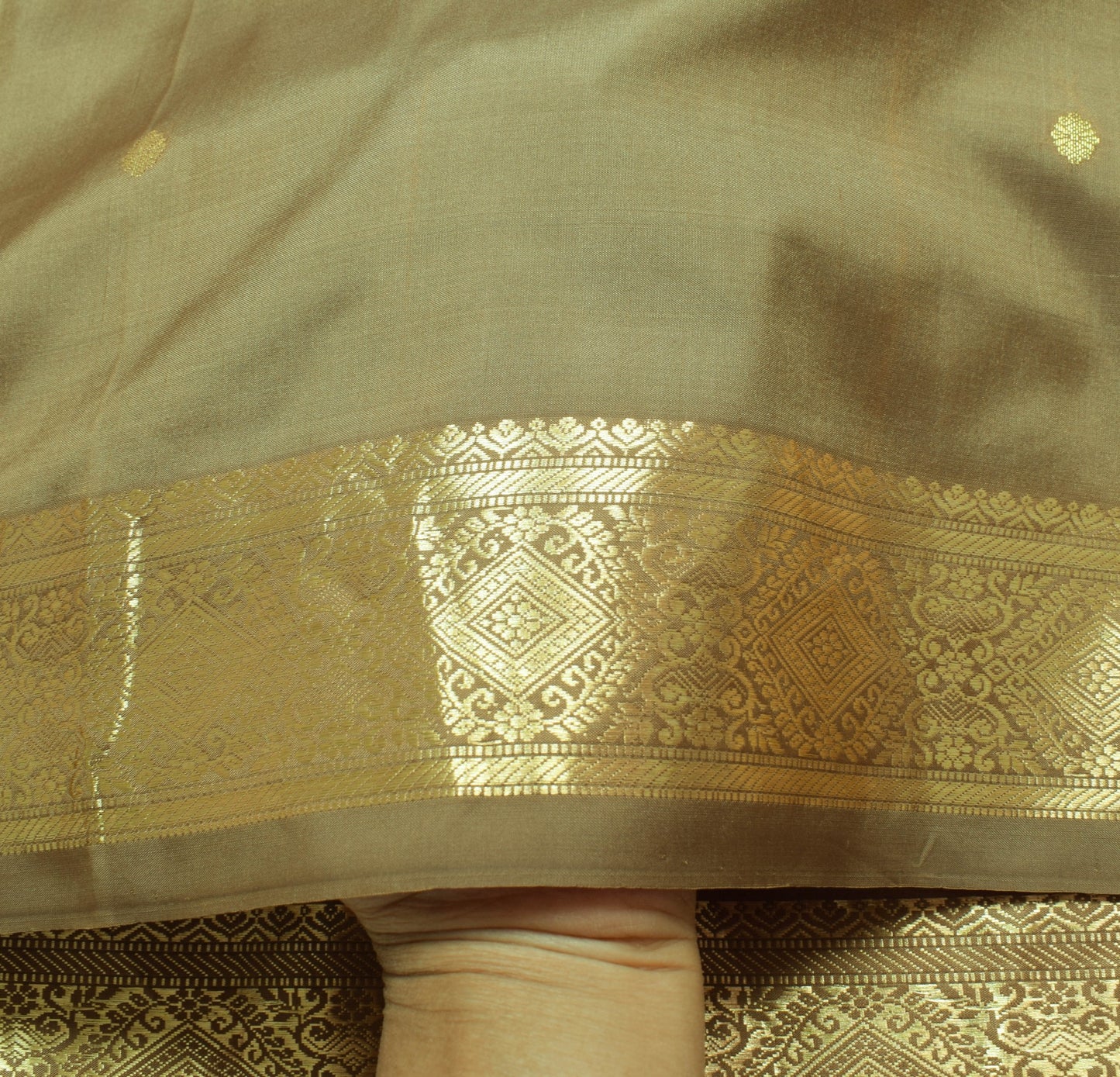 Sushila Vintage Green Pure Silk Saree Zari Brocade Sari with Blouse Fabric