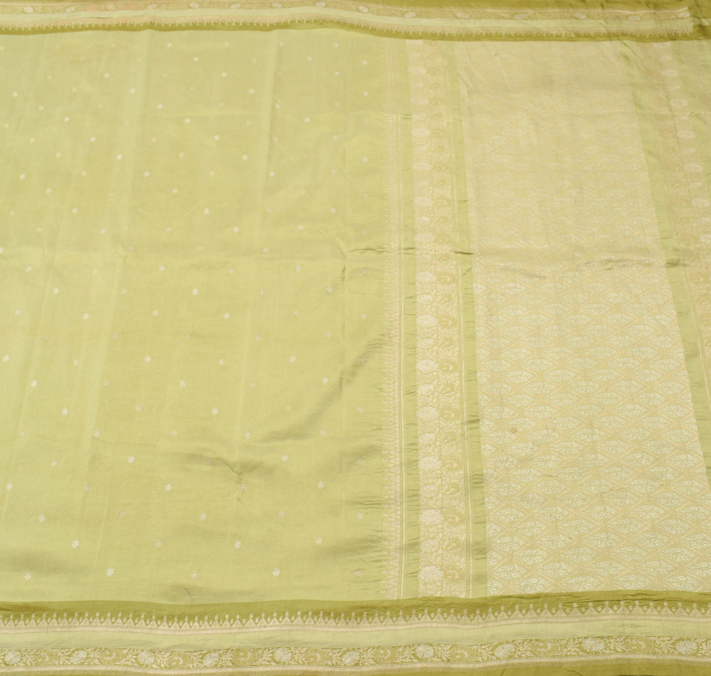 Sushila Vintage Green 100% Pure Silk Saree Floral Woven Traditional Sari Fabric