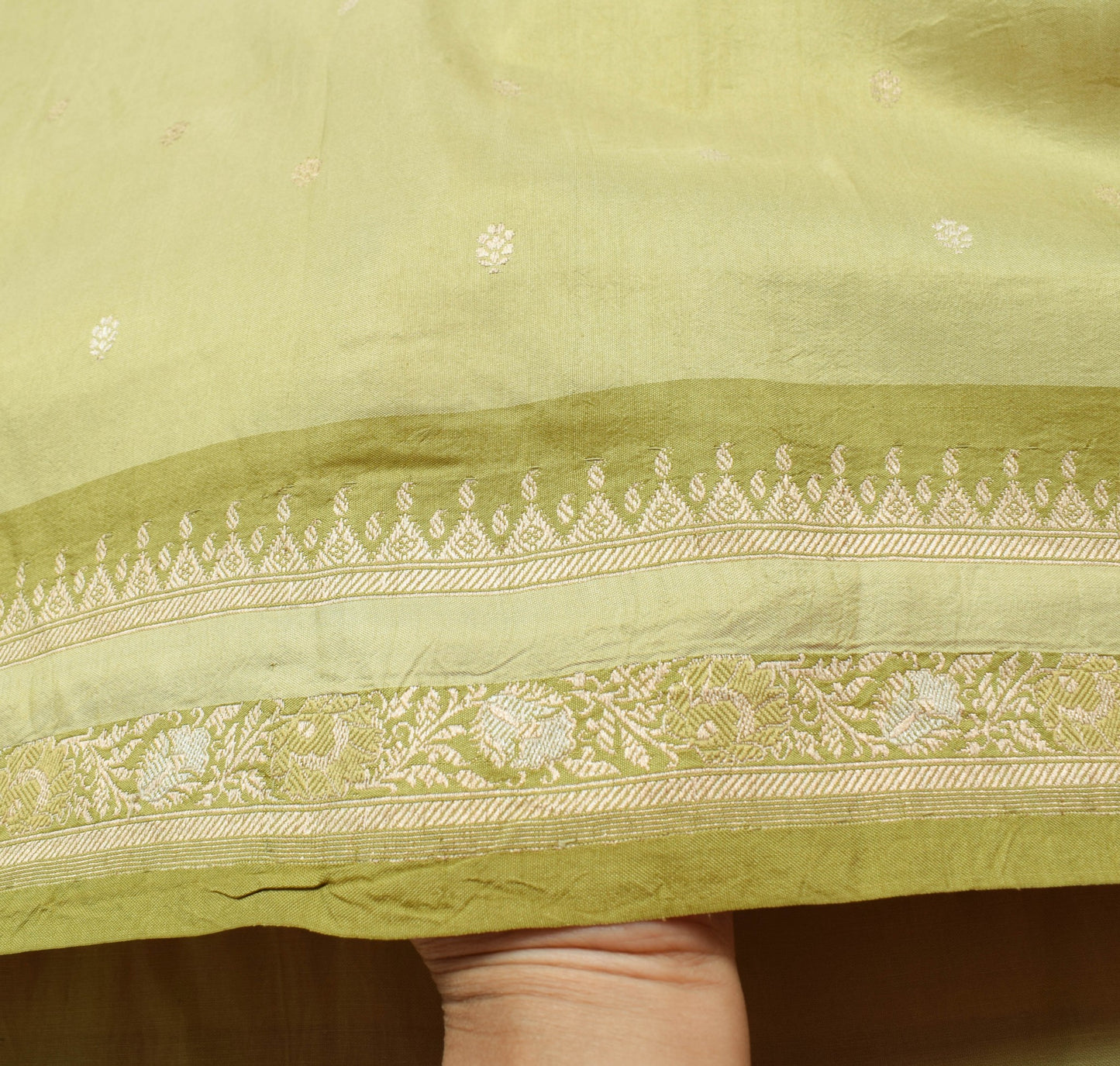 Sushila Vintage Green 100% Pure Silk Saree Floral Woven Traditional Sari Fabric