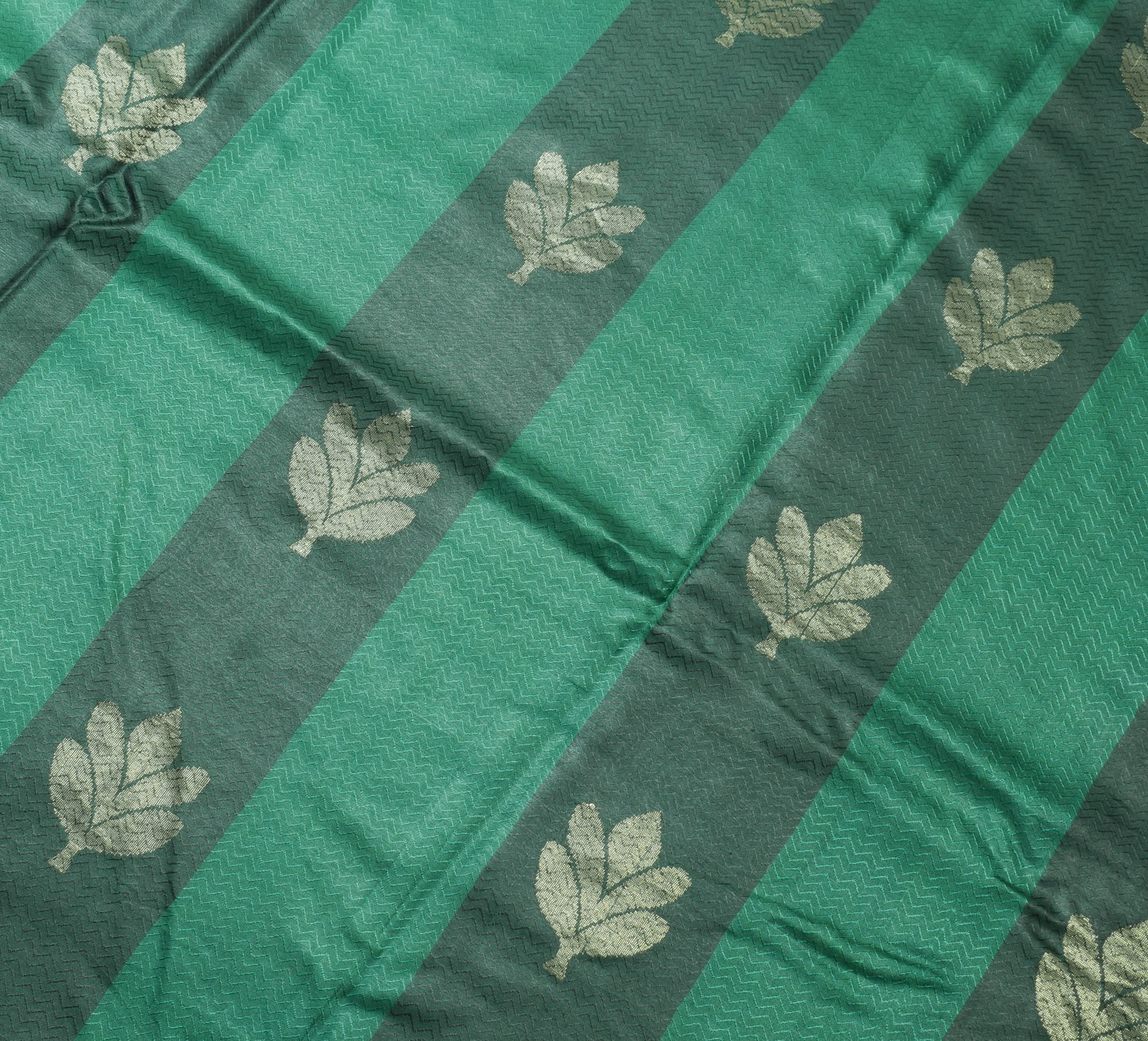 Sushila Vintage Dark Green 100% Pure Silk Saree Woven Floral Soft Sari Fabric