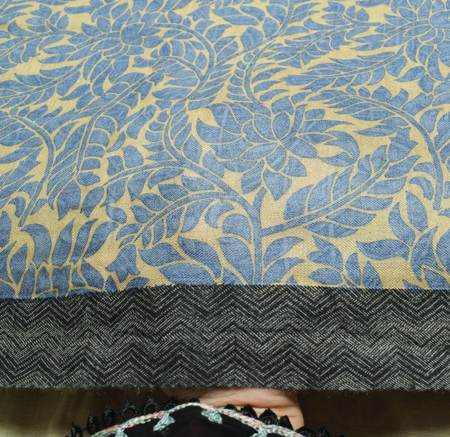 Sushila Vintage Floral Cream Saree 100%Pure Woolen Soft Printed Sari Warm Fabric